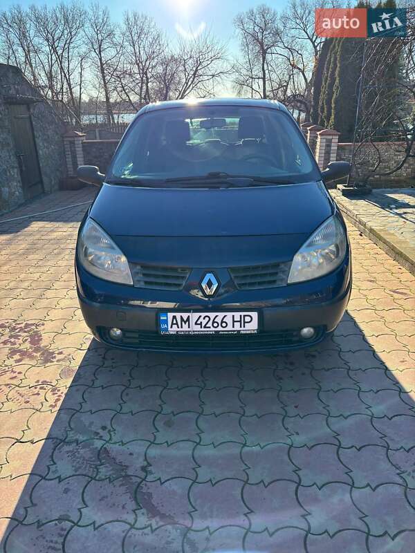 Минивэн Renault Scenic 2003 в Казатине