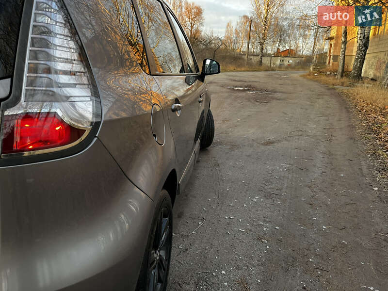 Минивэн Renault Scenic 2015 в Житомире