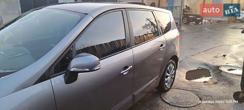 Минивэн Renault Scenic 2014 в Ирпене