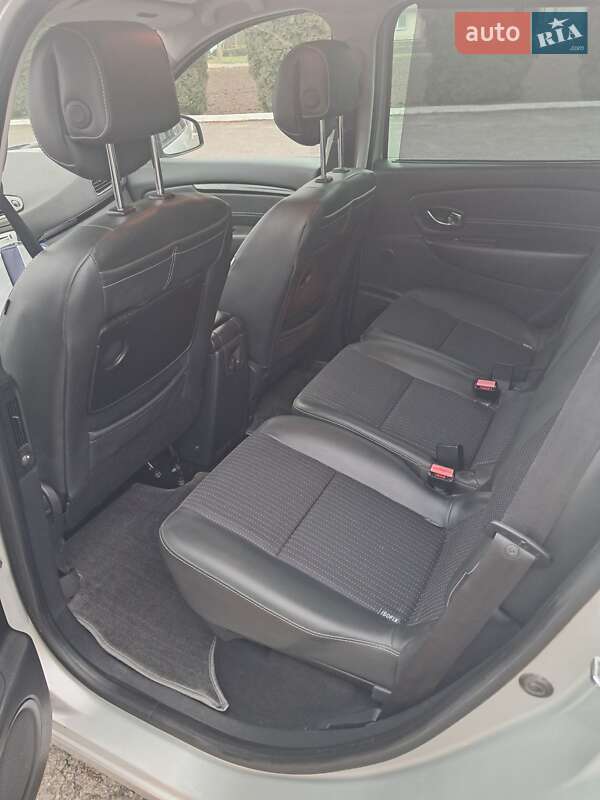 Минивэн Renault Scenic 2012 в Дубно