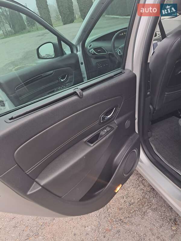 Минивэн Renault Scenic 2012 в Дубно