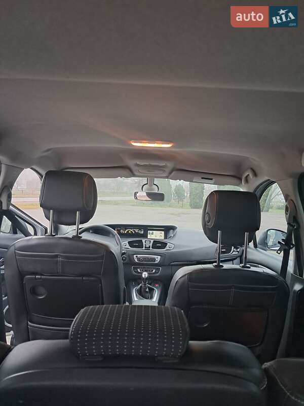 Минивэн Renault Scenic 2012 в Дубно