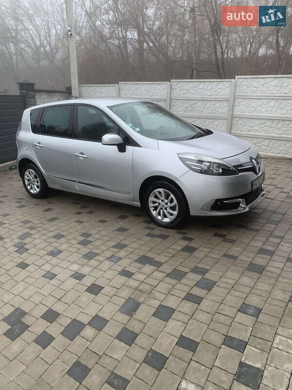 Минивэн Renault Scenic 2015 в Ровно
