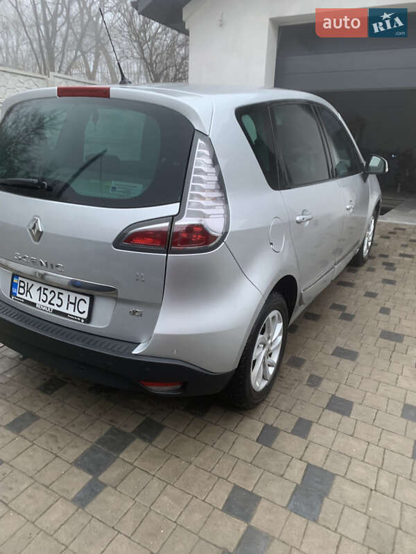 Минивэн Renault Scenic 2015 в Ровно