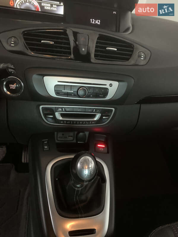 Минивэн Renault Scenic 2015 в Ровно