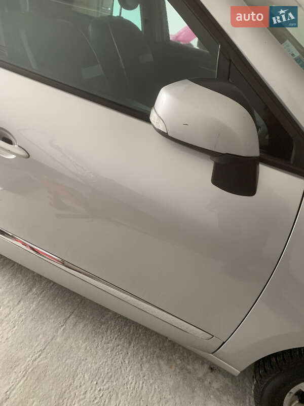 Минивэн Renault Scenic 2015 в Ровно