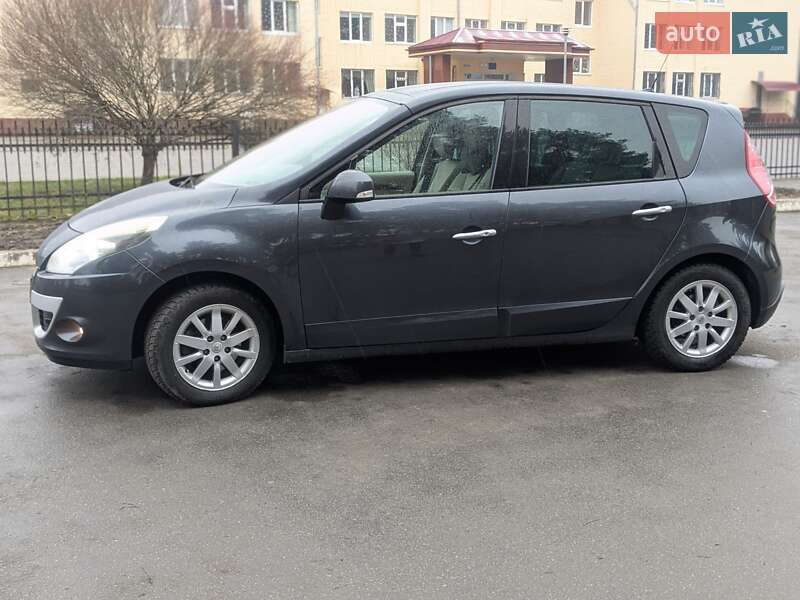 Минивэн Renault Scenic 2009 в Славуте