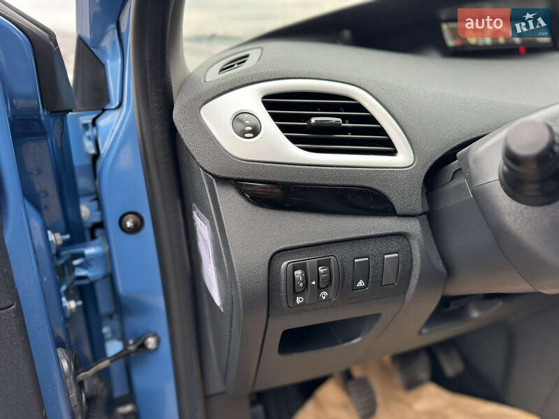 Мінівен Renault Scenic 2012 в Києві