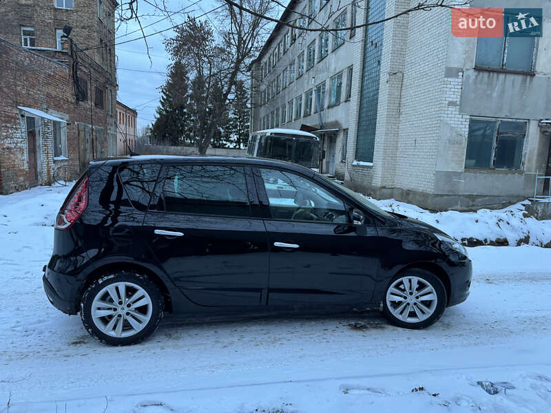 Минивэн Renault Scenic 2011 в Луцке