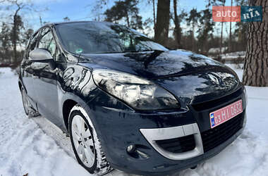 Минивэн Renault Scenic 2010 в Буче