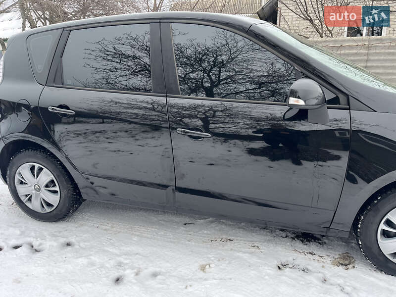 Минивэн Renault Scenic 2012 в Чигирине