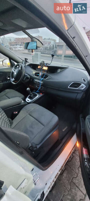 Минивэн Renault Scenic 2011 в Черновцах