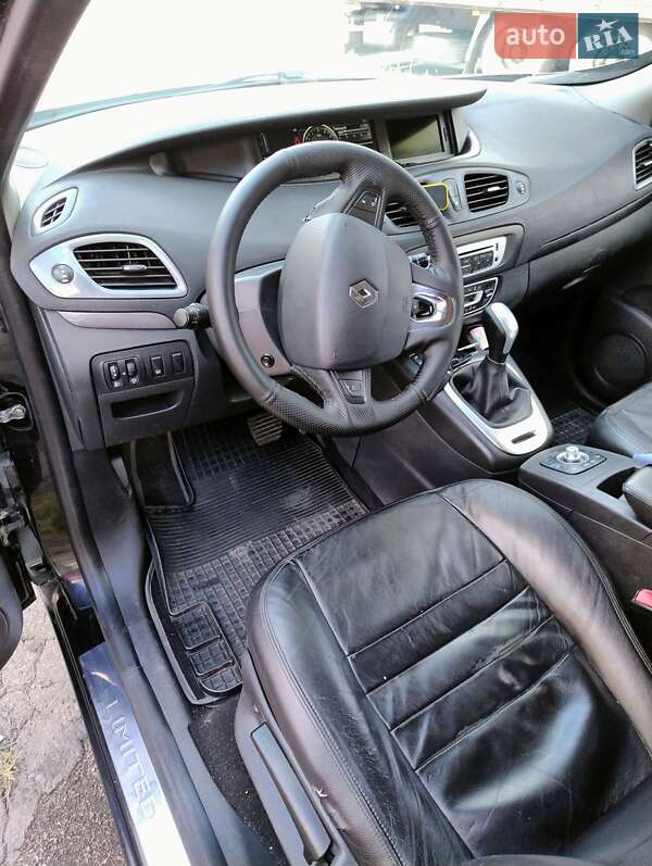 Минивэн Renault Scenic 2016 в Запорожье