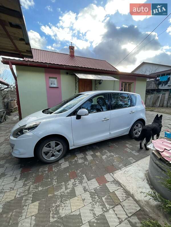 Мінівен Renault Scenic 2010 в Львові