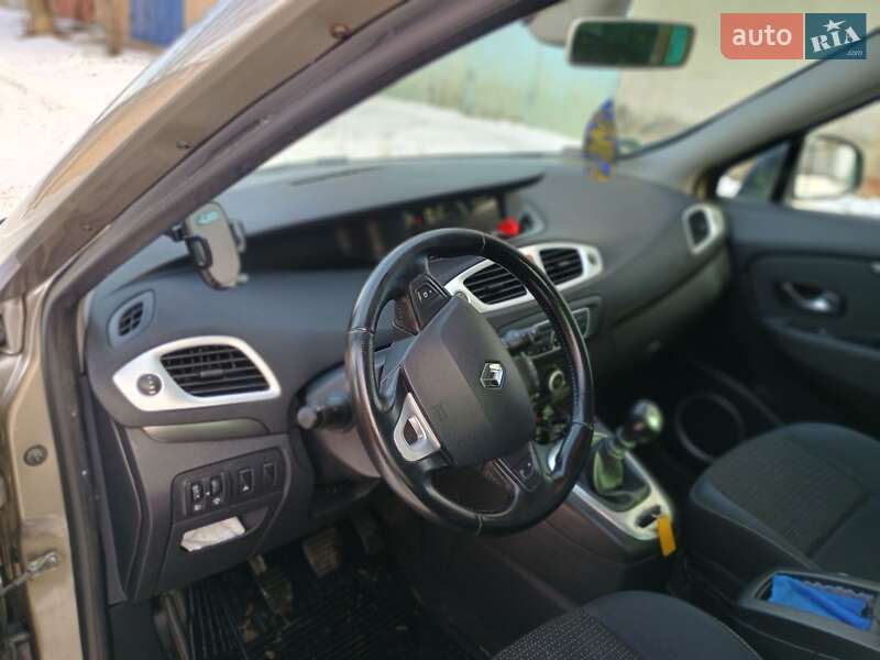 Минивэн Renault Scenic 2010 в Кропивницком