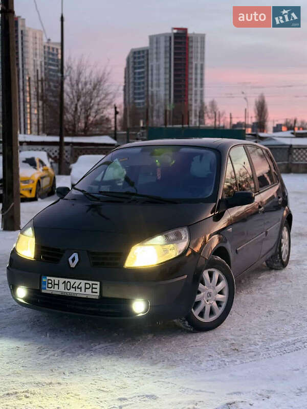 Минивэн Renault Scenic 2004 в Новых Санжарах