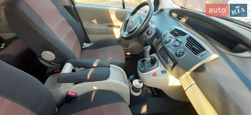 Минивэн Renault Scenic 2007 в Кривом Роге
