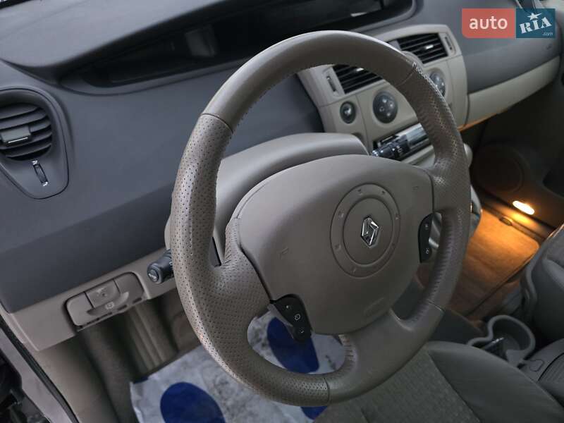 Минивэн Renault Scenic 2004 в Луцке