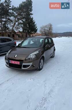 Мінівен Renault Scenic 2011 в Охтирці