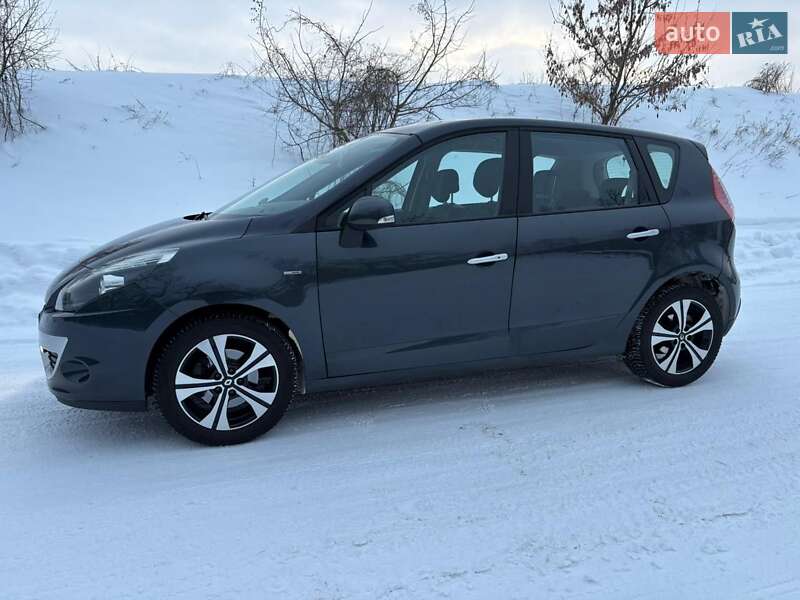Минивэн Renault Scenic 2011 в Киверцах