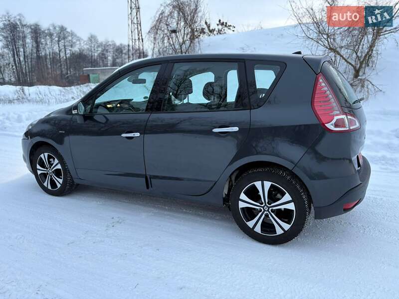 Минивэн Renault Scenic 2011 в Киверцах