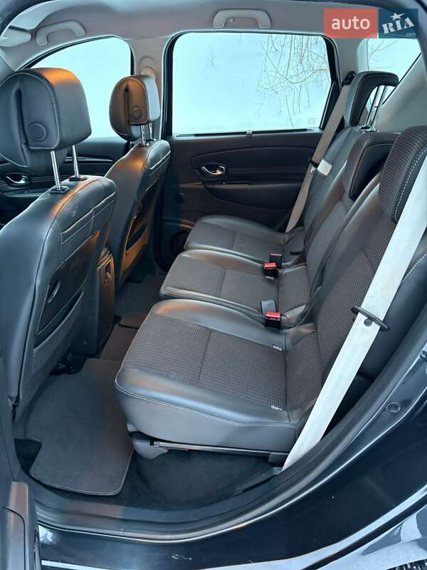 Минивэн Renault Scenic 2011 в Киверцах