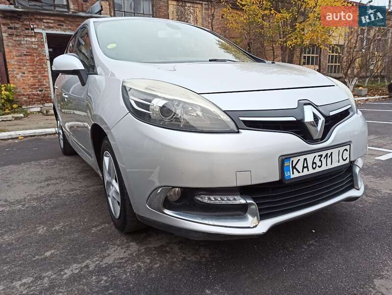 Минивэн Renault Scenic 2015 в Киеве