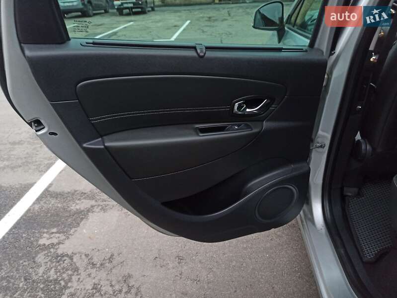 Минивэн Renault Scenic 2015 в Киеве