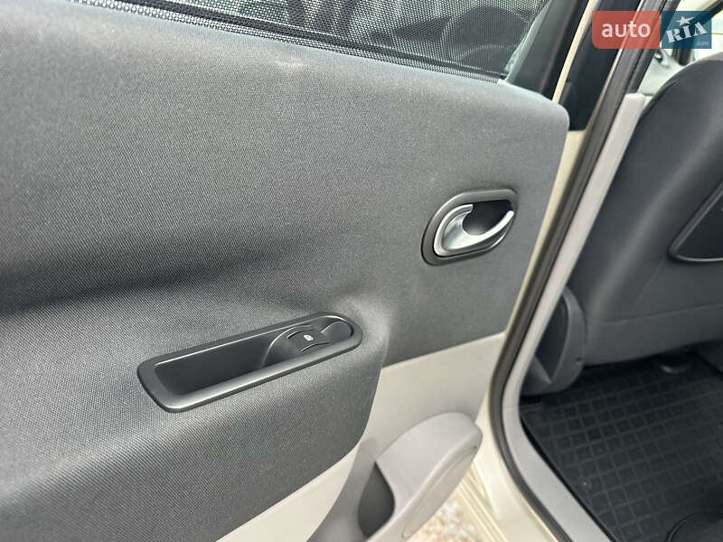 Минивэн Renault Scenic 2006 в Виннице