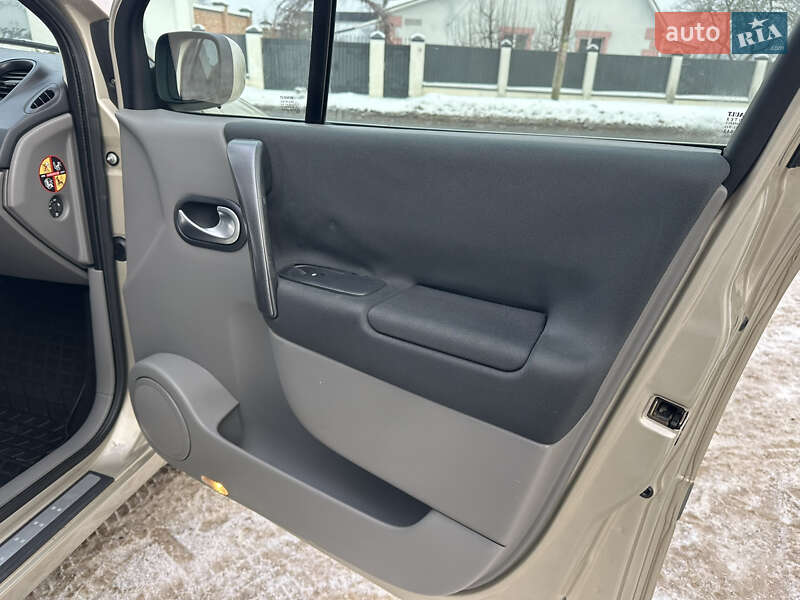 Минивэн Renault Scenic 2006 в Виннице