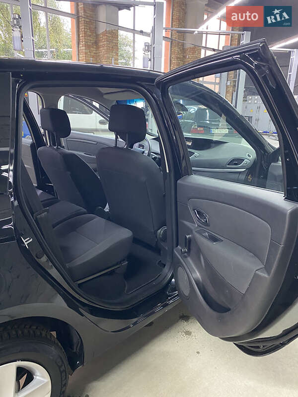 Минивэн Renault Scenic 2012 в Луцке