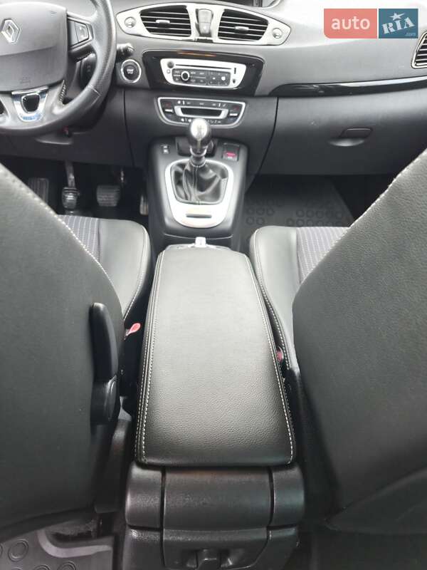 Минивэн Renault Scenic 2014 в Вараше фото 30 Минивэн Renault Scenic 2014 в Вараше