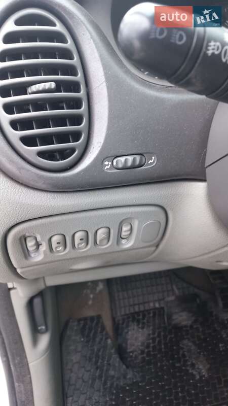 Минивэн Renault Scenic 2001 в Нежине