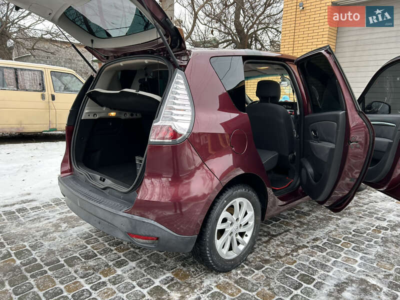 Минивэн Renault Scenic 2015 в Черкассах