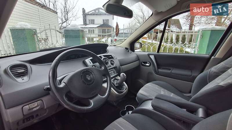 Минивэн Renault Scenic 2005 в Дубно
