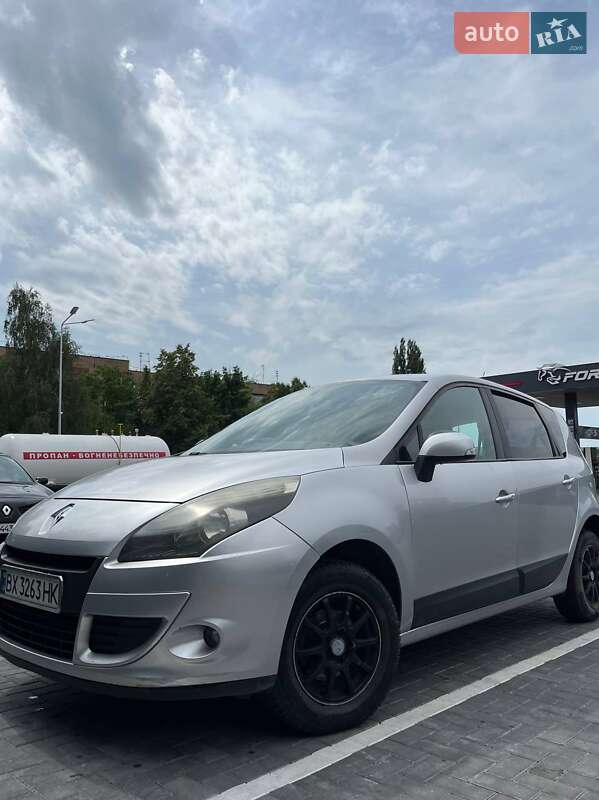 Минивэн Renault Scenic 2011 в Каменец-Подольском