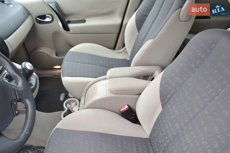 Минивэн Renault Scenic 2006 в Ровно