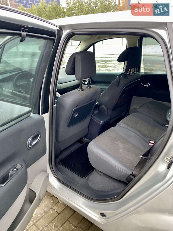 Минивэн Renault Scenic 2006 в Луцке