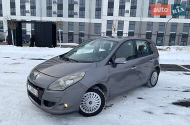 Мінівен Renault Scenic 2010 в Рівному