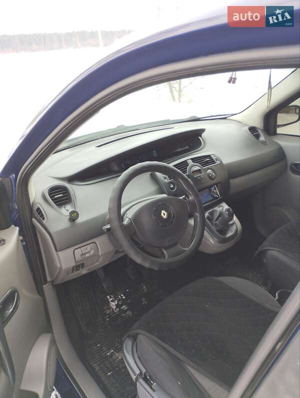 Минивэн Renault Scenic 2004 в Мене