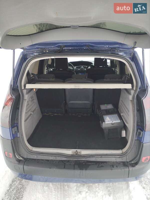 Минивэн Renault Scenic 2004 в Мене