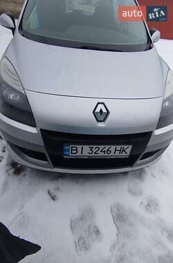 Минивэн Renault Scenic 2011 в Полтаве