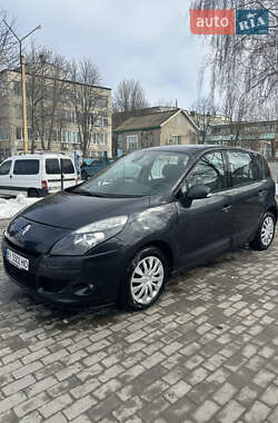 Мінівен Renault Scenic 2010 в Миргороді