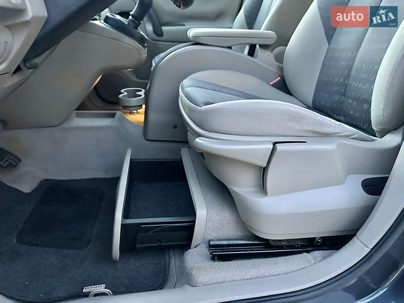 Минивэн Renault Scenic 2005 в Киеве