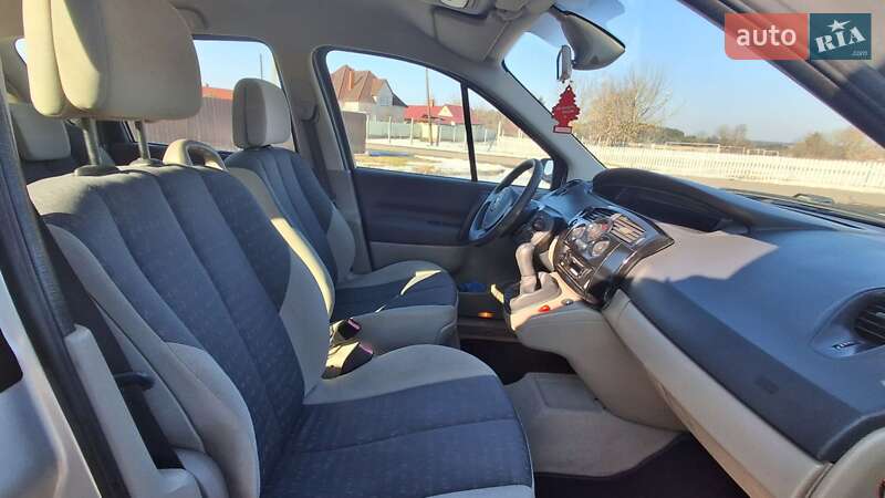 Минивэн Renault Scenic 2005 в Дубно