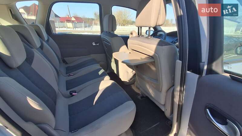 Минивэн Renault Scenic 2005 в Дубно