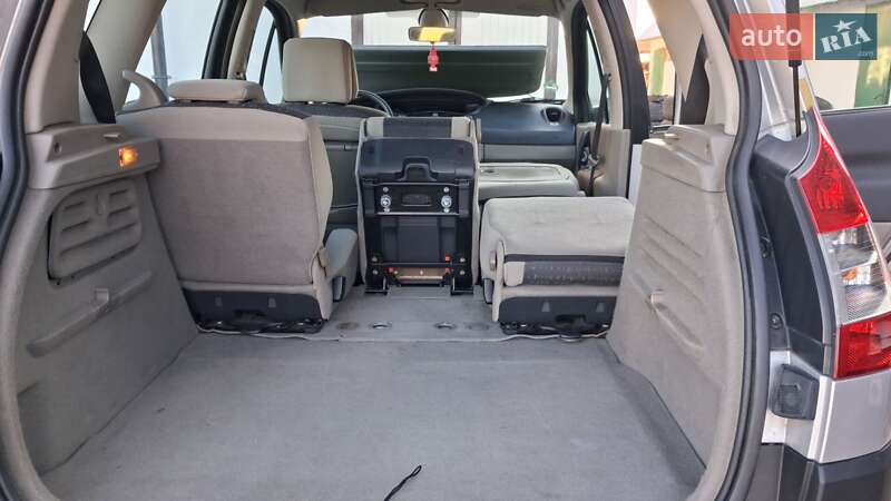 Минивэн Renault Scenic 2005 в Дубно