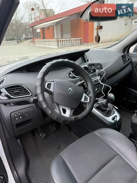 Минивэн Renault Scenic 2012 в Запорожье