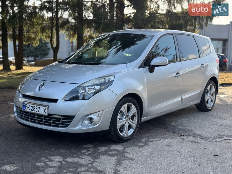 Минивэн Renault Scenic 2010 в Ровно
