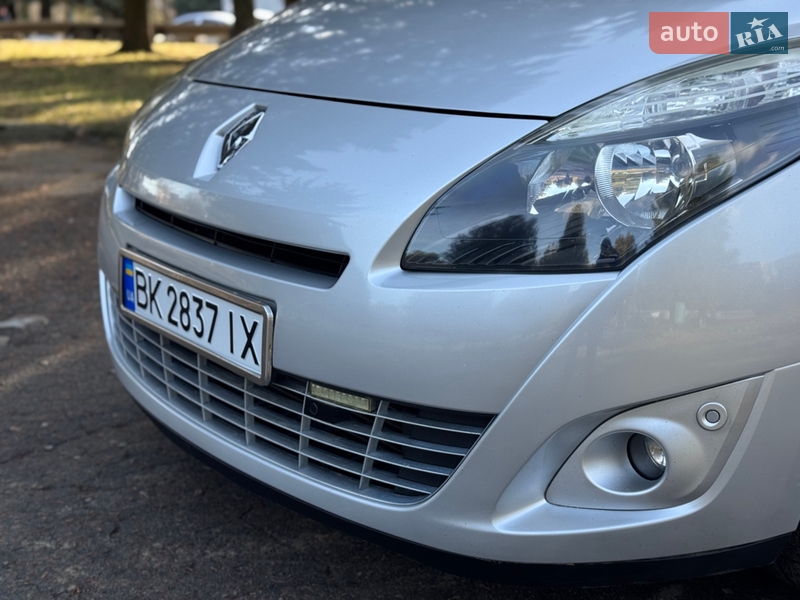 Минивэн Renault Scenic 2010 в Ровно